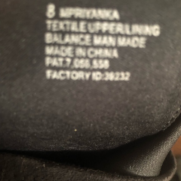 Women black over the knee boots - Picture 4 of 4